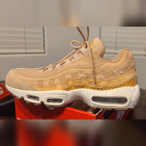 Mens Nike Air Max 95 Premium SE  Size 10.5 Vachetta Tan - Picture 2 of 4